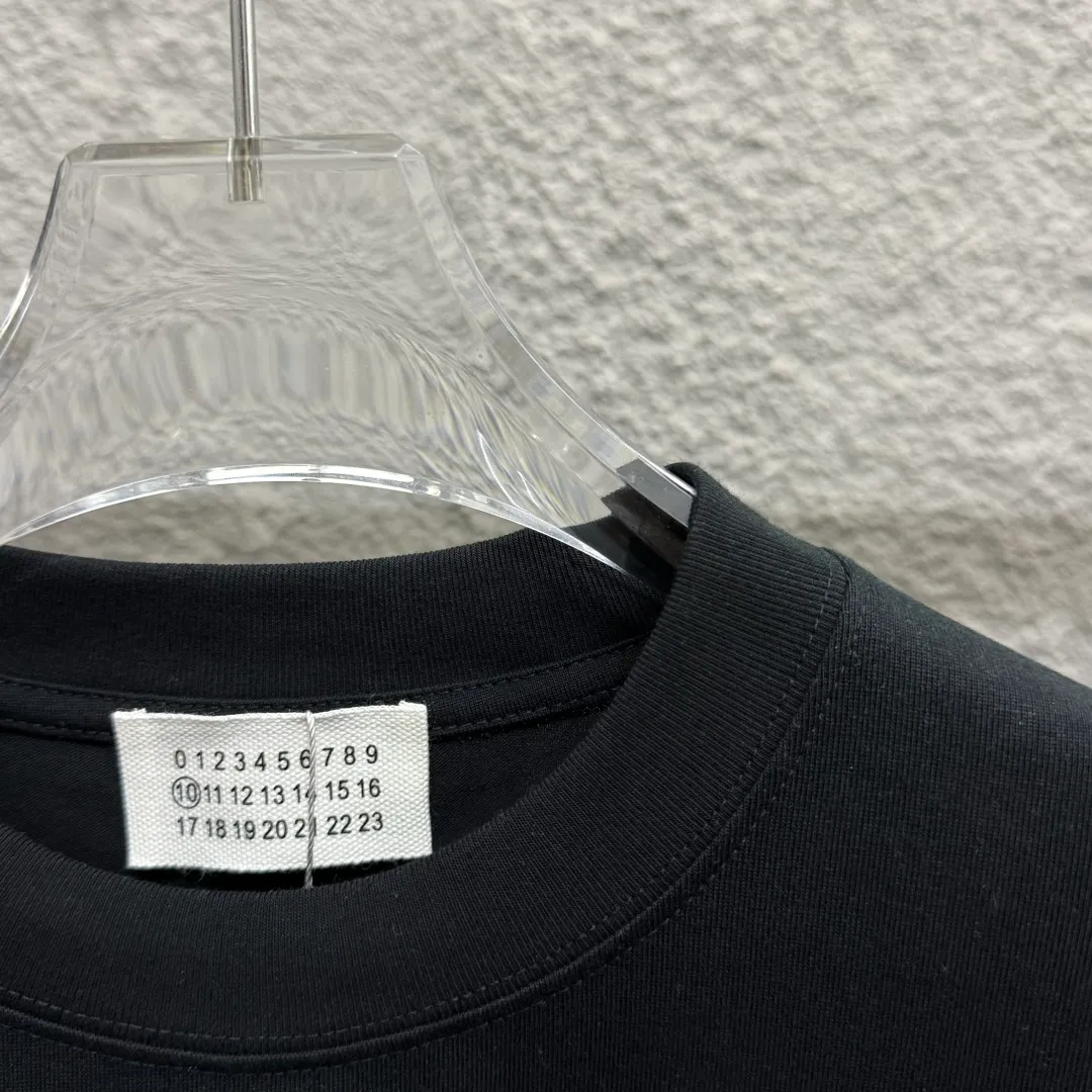 MM 6 * 2025 New Arrival mm 6 Classic T Same Style. ：White Black Size： S （90-130 ） M （120-150 ） L （140-165 ） XL （160-180 ） XXL （180-210 ）